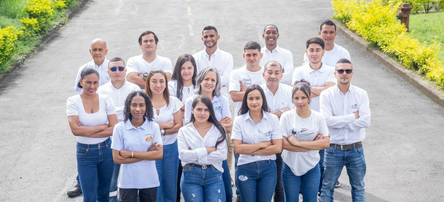 Equipo humano de Pacific Group reunido en Colombia, más de 30 años trabajando en el campo en infraestructura subterránea